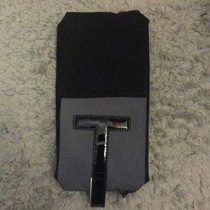 MAC Technique make-up bag